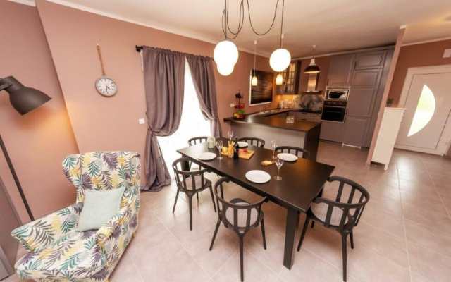Apartment Darko 2 - 50 m from sea: A6 Sukosan, Zadar riviera