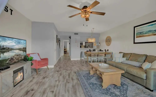Fisherman Friend! - Coastal Condo - Views Await!