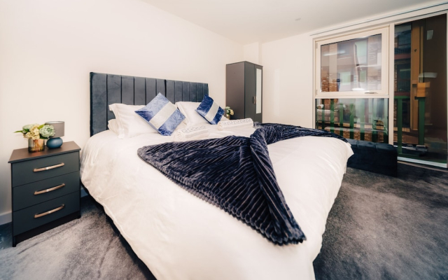 LUX Riverside Duplex Masionette By LCY Excel