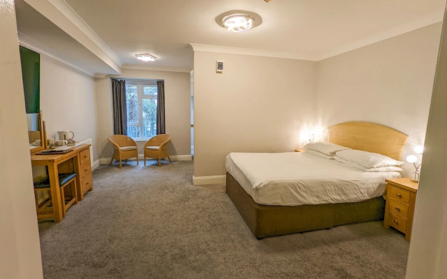 The Grove Hotel