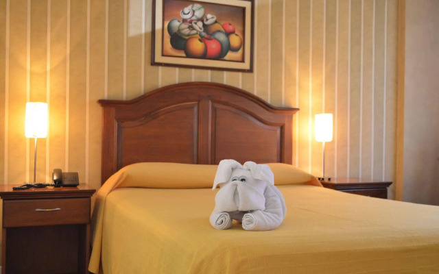 Hotel Cordillera Real