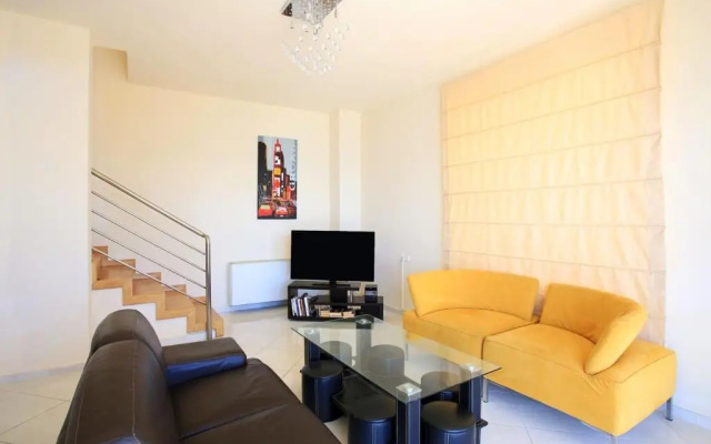 Seafront, 5star Home - 4min Walk To Private Beach