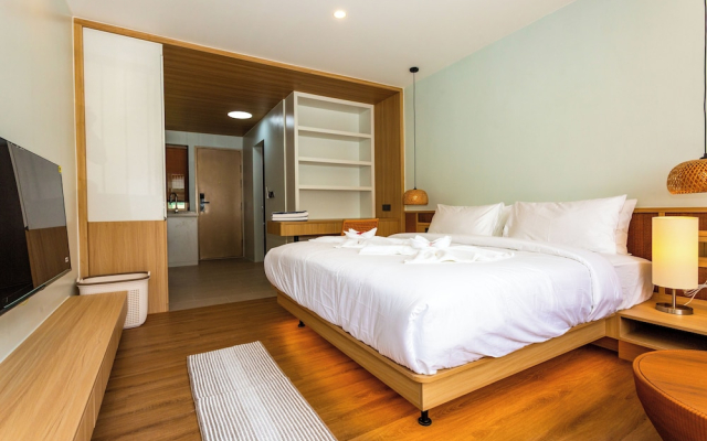 Prime Location 1BR New Condo C269
