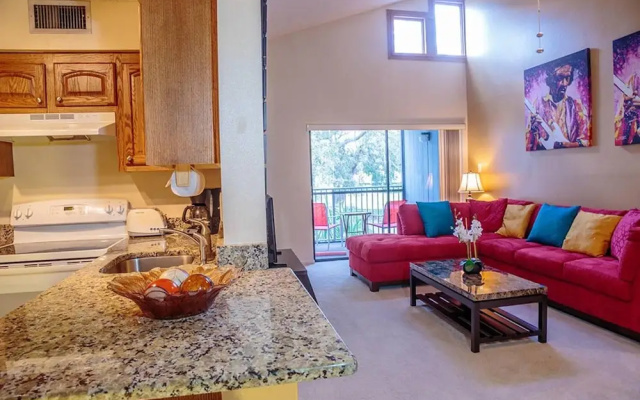Clean Hole IN ONE Golf Condo