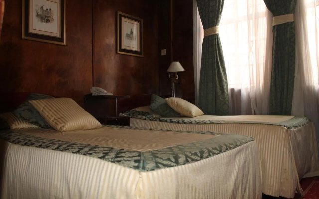 Oakwood Hotel