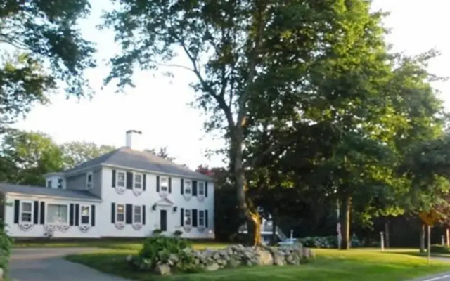 Sesuit Harbor House