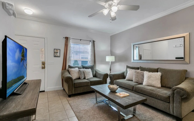 6-107 Lucaya - Master Vacation Homes
