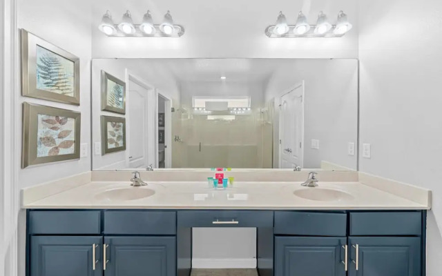 4096 Oaktree Drive