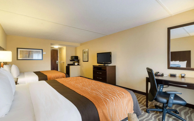 Comfort Inn & Suites Lexington Park near Pax River