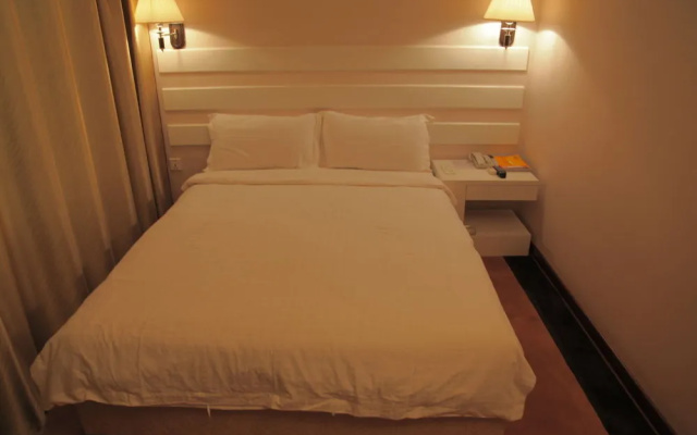 Champs-Elysees Hotel