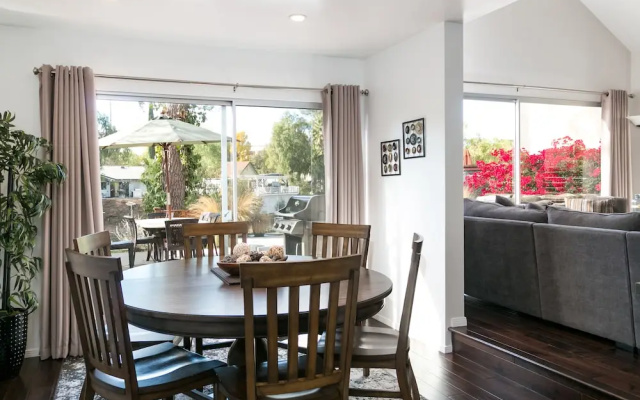 Agoura Hills  W/landscaped Yard 3 Bedroom Home