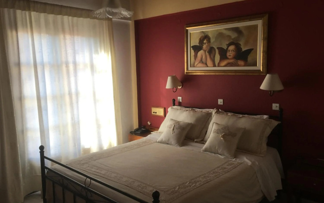 Kouros Hotel
