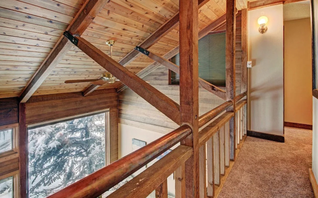 Beautiful Dog Friendly Ski Chalet A Minute to SuperBee Lift - AN203 by RedAwning