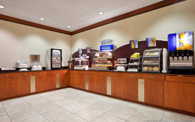 Holiday Inn Express & Suites Cincinnati - Mason by IHG