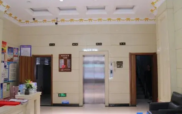 Haitang Hotel (Heihe Railway Street Shop)