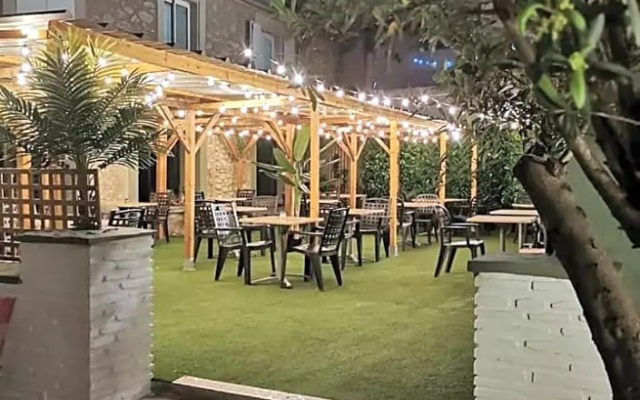 Hotel les Glycines