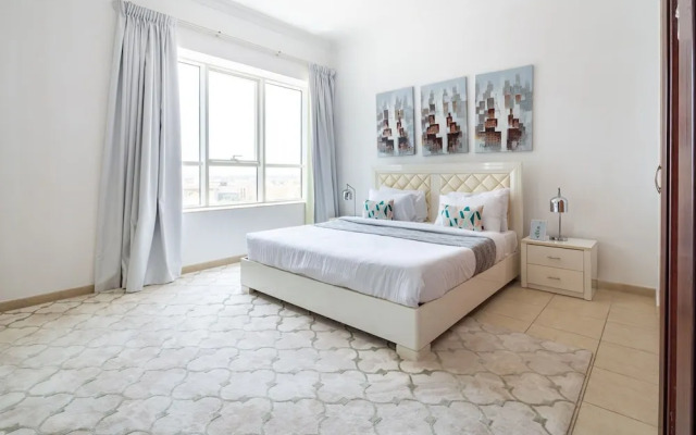 Premier 1BR Apartment in JLT - Sleeps 3!
