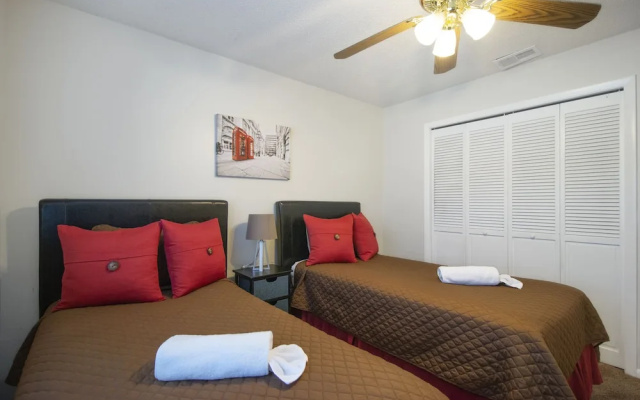 Tampa Bay- Large Pool home- Private Heated Pool!