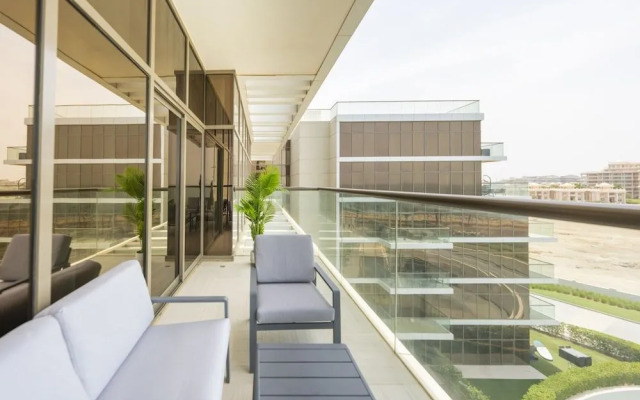 Spacious beachfront 2 bedroom apartment