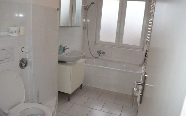 AB Apartment 13