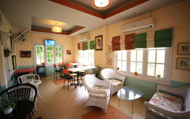 Baanpooya Hotel and Resort