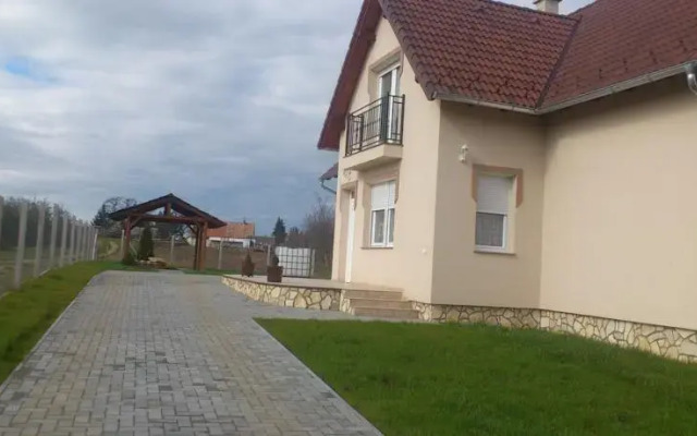 B.É.ZS. Apartman
