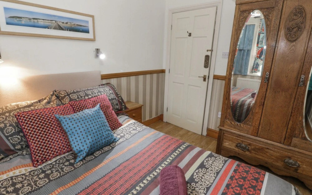 The Anchorage Apartment