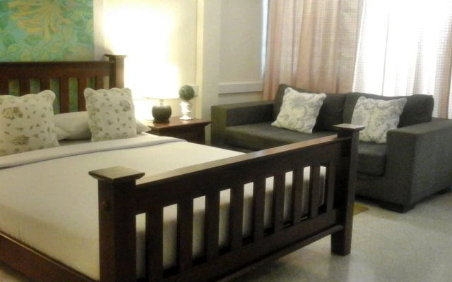 Siri Thani Hotel