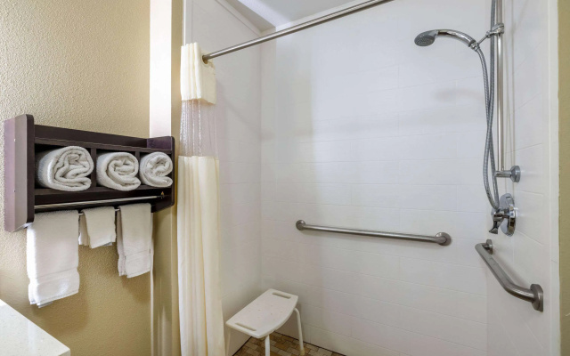 La Quinta Inn & Suites by Wyndham Artesia