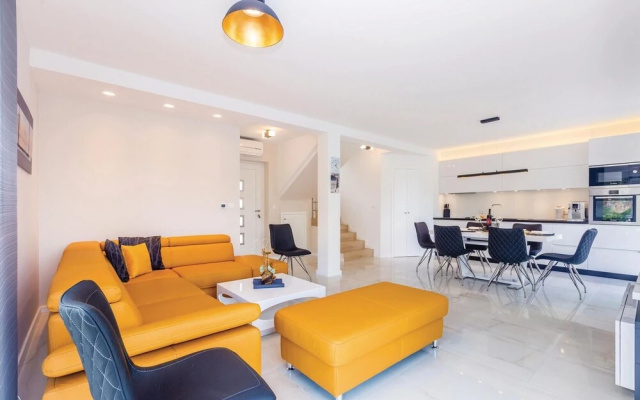 Beautiful Home in Malinska with Hot Tub, 3 Bedrooms & Sauna
