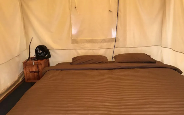 Kondee Cino Cafe and Glamping