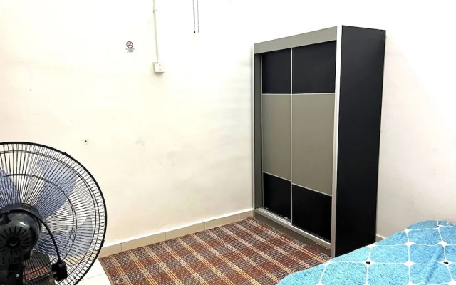 OYO Home 90492 Sena Homestay