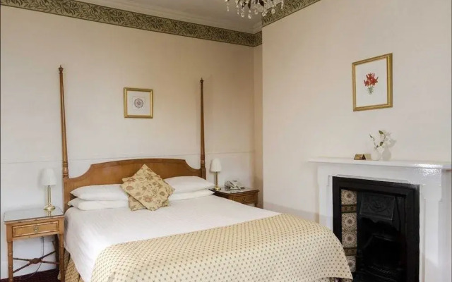 Canterbury Hotel