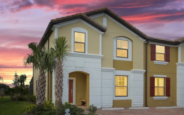 5 Bdrm 5 Bathrm Home at Solterra