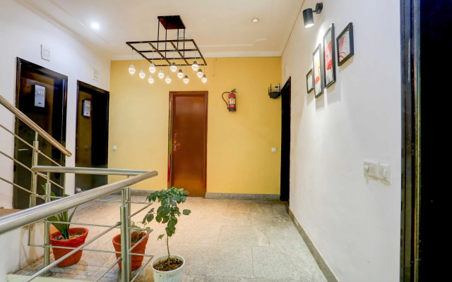 Townhouse Oak Sushant Lok Phase 1