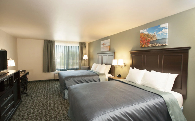 Park Point Marina Inn