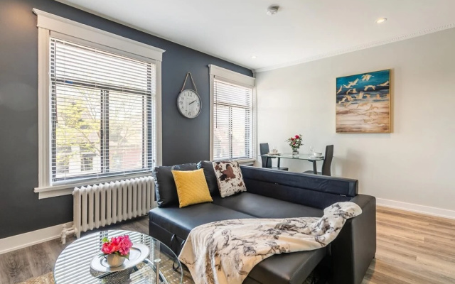 Stunning 1BR Apt - Prime Location -brand New