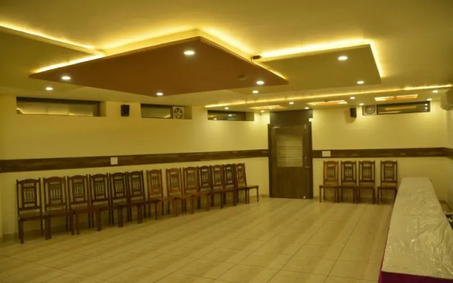 Fabhotel Padmavati Palace