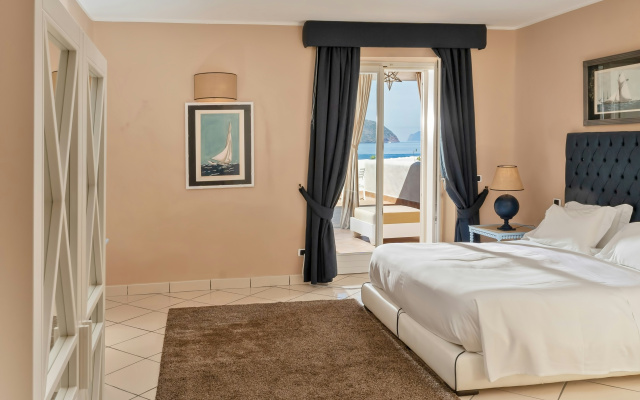 Therasia Resort Sea & Spa - The Leading Hotels of the World