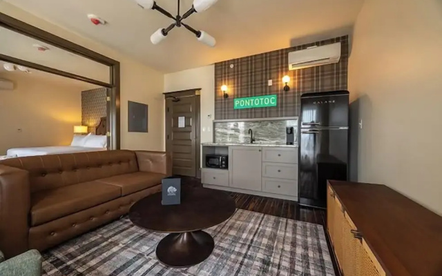 Hotel Pontotoc