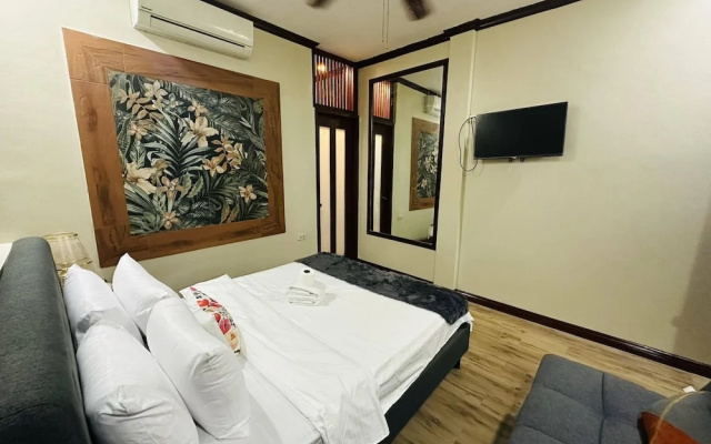 Birdwatchers Beachfront Hotel Panglao