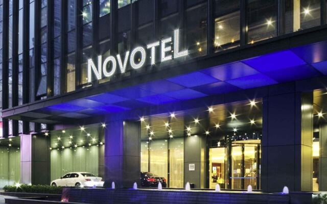 Отель Novotel Nanjing Central Suning вид на фасад