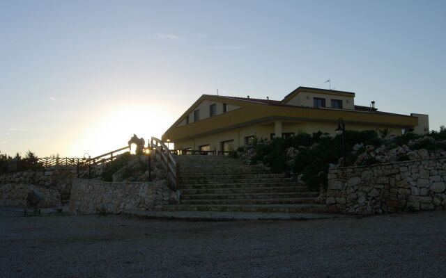 Отель Agriturismo Terra Dei Sassi Матера вид на фасад
