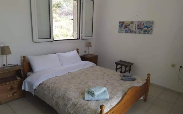 East Red Rock and View Leonidio maisonette studio