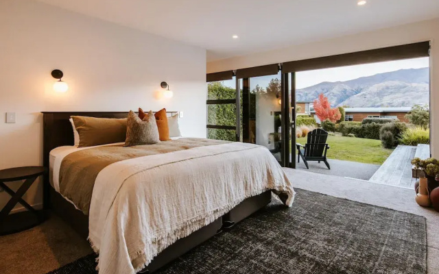 The Clearview House - Lake Views