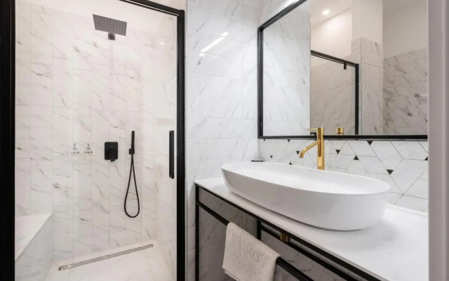 Astoria Boutique Suites - by BQA