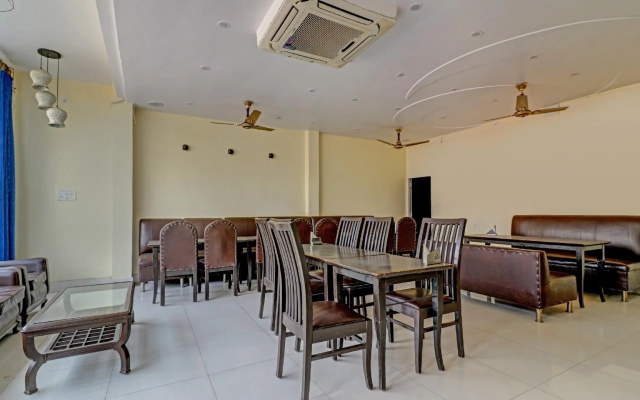 OYO ALG061 Tr Haweli Family Restaurant