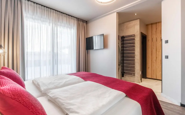 Hotel Astrid inklusive JokerCard, Pool und Liegewiese