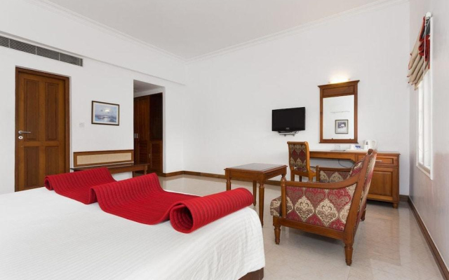 The Avenue Center Hotel