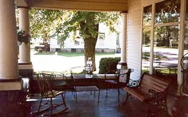 The Homespun Country Inn